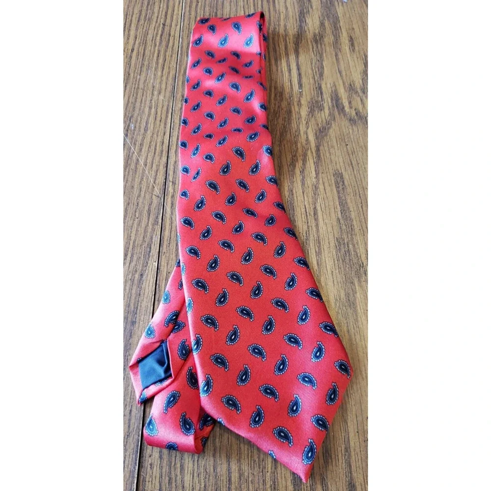 Florence & K Inc Red and Black Paisley Pattern Neck Tie Vintage Florence Silk